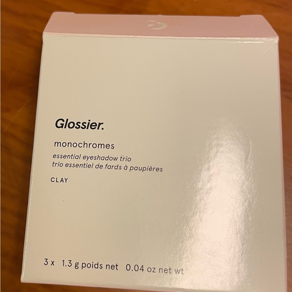 Glossier eyeshadow - Picture 2 of 4